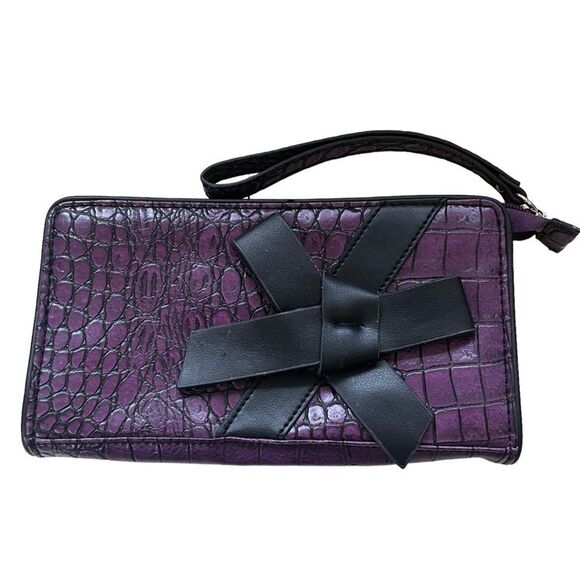 Nine & Co Woman's Wristlet Wallet Purple Alligator Skin With Black Leather Bow - Picture 1 of 9